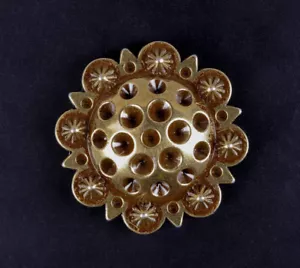 Set of 5 WESTERN HORSE SADDLE TACK 1-3/8" Antique Brass BERRY CONCHOS screw back - Picture 1 of 10