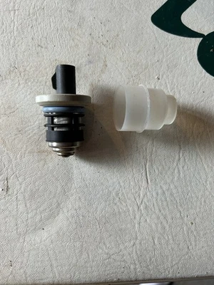 Nuevo inyector de combustible original Ford - 1987 1990 Ford Escort Lynx 1,9 L Foto 1 de 4