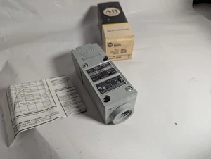 NEW GENUINE ALLEN-BRADLEY 802PR-LABB2 SER C SELF-CONTAINED PROXIMITY SWITCH - Picture 1 of 12