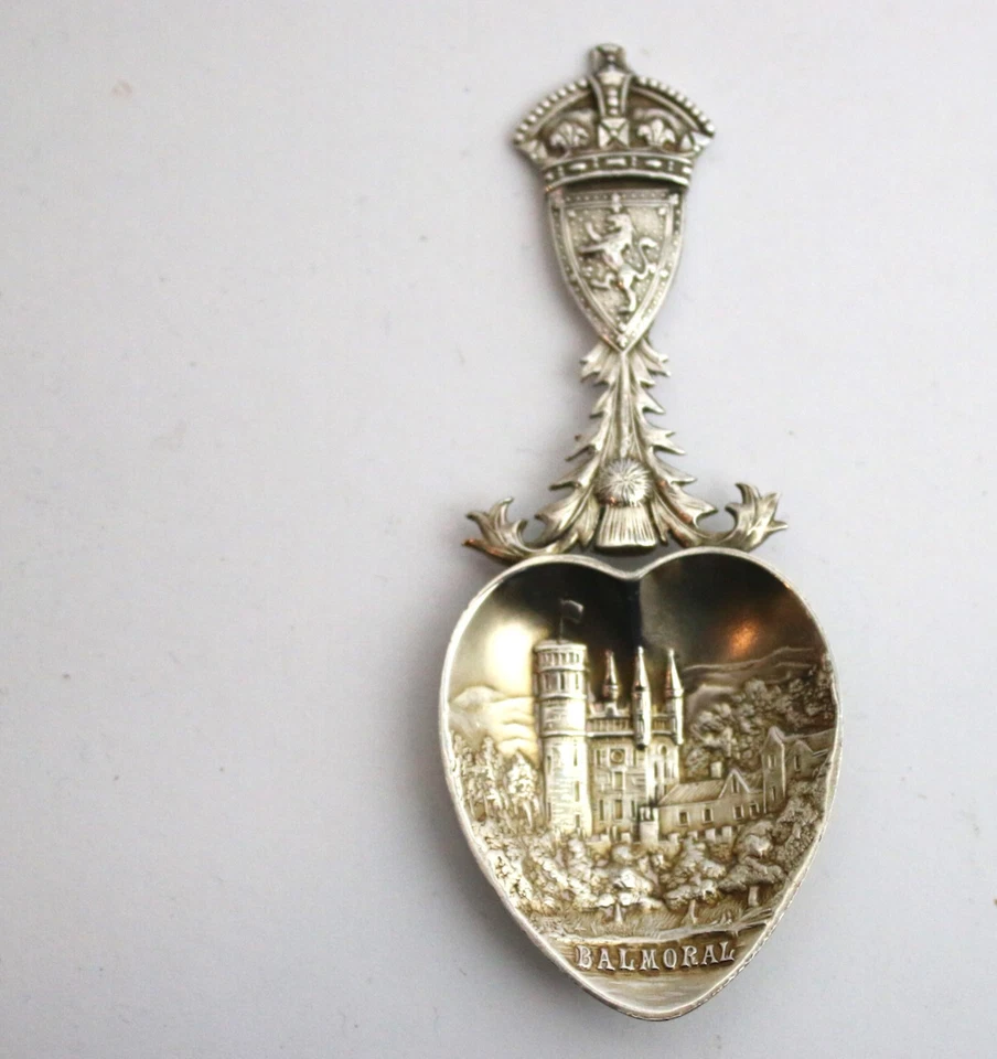 ANTIQUE ROBB BALLATER  BALMORAL CASTLE SCOTTISH PROVINCIAL SILVER CADDY SPOON - Image 1 of 4