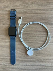 Apple Watch Series 3 42mm Aluminium Case - Space Gray/Black - Photo 1 sur 3