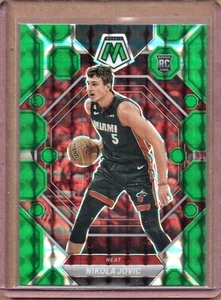 2022-23 Panini Mosaic Nikola Jovic Rookie Green Prizm (NM/MT) - Bild 1 von 2