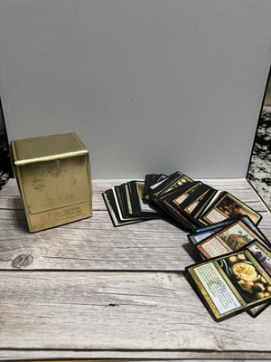 Caja de baraja dorada abatible Mana Ultra Pro Magic The Gathering Magic The Gathering con 136 cartas Foto 1 de 4