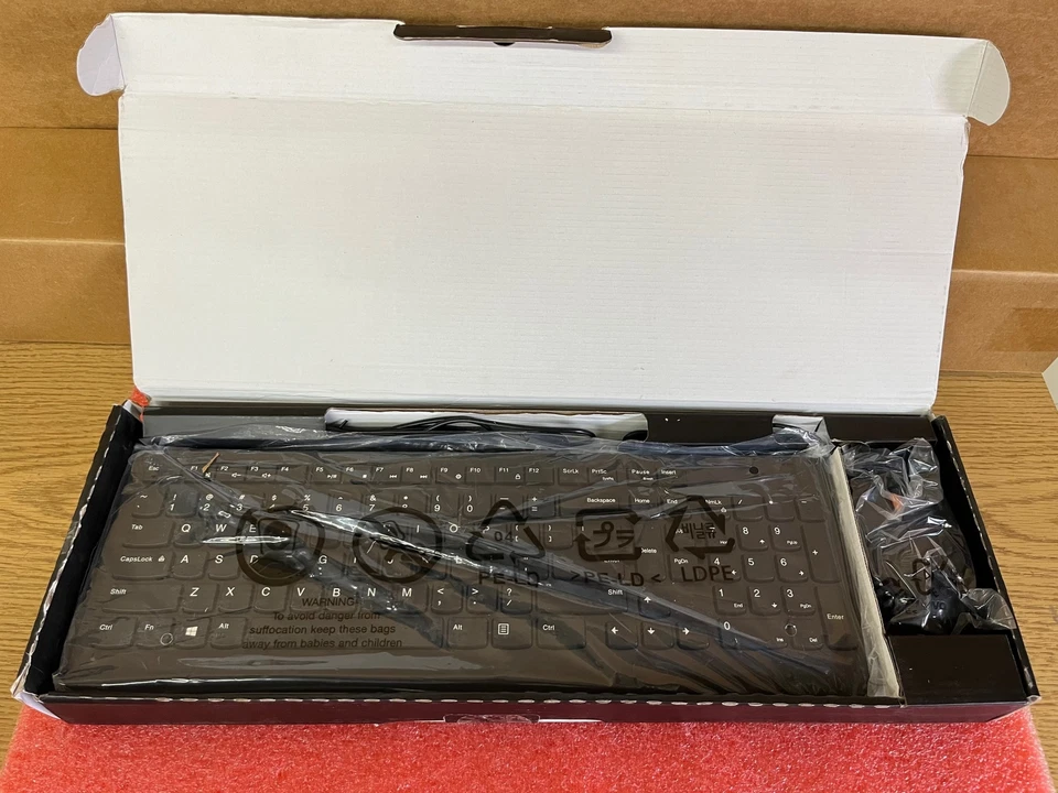 GX30M39606 - Lenovo 300 USB Combo- Keyboard and Mouse Set - Image 1 of 1