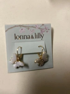 Lonna & Lilly Women's Gold-Tone and White Flower Stud Earrings, 0.5 - Picture 1 of 2