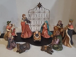 Presepe bizantino grande elementi vintage 11 pezzi con base curva.  - Foto 1 di 15