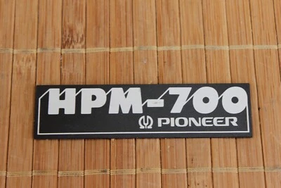 PIONEER HPM-700 VINTAGE SPEAKERS PARTS: 1 X FRONT LOGO - Immagine 1 di 2