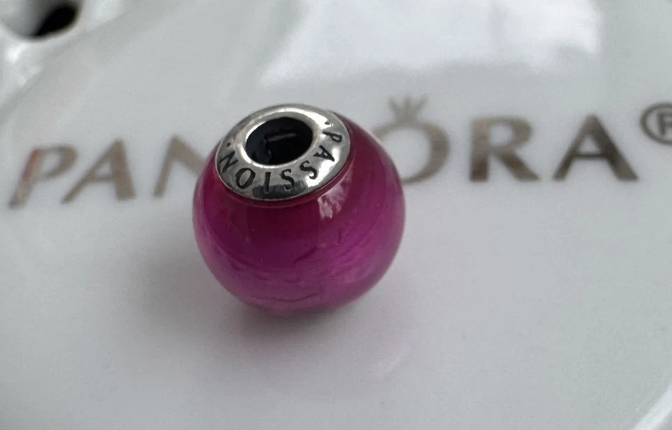 Auténtico Pandora ESENCIA Pasión Dije #7967007SRU Foto 1 de 4