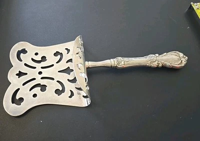 REED & BARTON BURGANDY STERLING HANDLE ASPARAGUS SERVER 9 1/4"  - Image 1 of 4