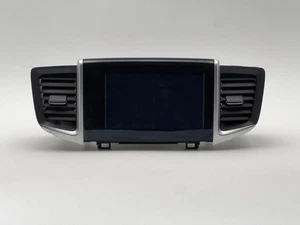 2016-2019 Honda Pilot Radio Receiver Display Screen 8" inch EX, EX-L OEM - Bild 1 von 3