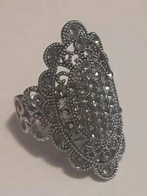 Anillo filigrana marcasita tono plateado grande cóctel talla 8,5 Foto 1 de 4