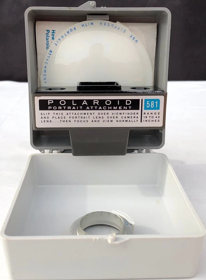 EXC+++ POLAROID 581 PORTRAIT KIT, VERY CLEAN, IN CASE, COMPLETE - Image 1 of 4