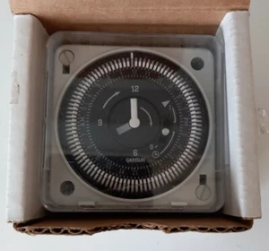 INTERMATICElectromechanical Timer, 12 to 24V AC/DC Voltage, 21 A Amps, Plastic - Picture 1 of 8