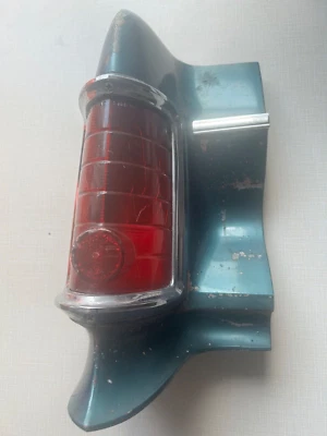 Pontiac Tempest 1964 luz trasera OEM GM extensión de cuarto lateral izquierdo Foto 1 de 4