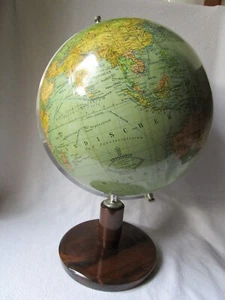 antiguo globo terráqueo 32 cm alto pie de madera Deutsche Buchgemeinschaft Koch's Berlin RARO - Imagen 1 de 12