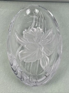 Mikasa Studio Nova Oval Crystal Frosted Iris Jewelry Trinket Tray Candy Dish - Picture 1 of 4