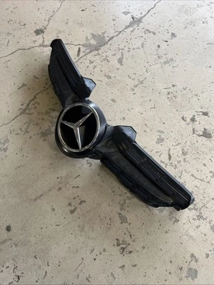 Mercedes SLK280 2006-2008 BASE SUPERIOR PARACHOQUES DELANTERO REJILLA MONTAJE FABRICANTE DE EQUIPOS ORIGINALES Foto 1 de 4