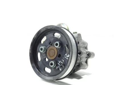 Pompe de direction VOLKSWAGEN PASSAT 4 PHASE 2 BREAK 8D0145156T - Photo 1/4