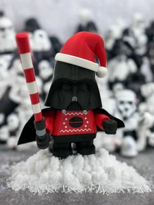 Vader navideño impreso en 3D trozo a mediana escala 6"-8" - Imagen 1 de 5