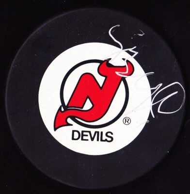 NJ Devils Stephane Richer #44 Disco Oficial Firmado NHL con Estuche ~ JSA + BONIFICACIÓN Foto 1 de 4