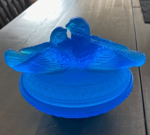 Plato de caramelo Westmoreland azul de vidrio satinado con tapa - Imagen 1 de 6