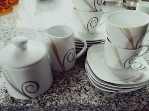 Van Well Theresa Set, Konvolut Aus Tassen, Zuckerdose, Milchkanne, Untertassen - Bild 1 von 3