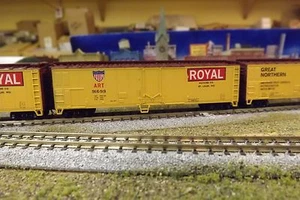 N-Maßstab maßgeschneidert lackiert 50' ROYAL REFER # 91699 - Bild 1 von 4