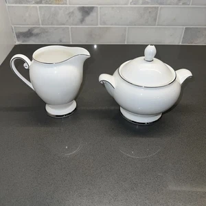 MIKASA ULTIMA + HK 301 CAMEO PLATINUM CREAM & COVERED HANDLED SUGAR BOWL - Picture 1 of 11