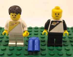 Vintage Lego Futuron Space Astronaut Minifigure Lot Of 2 - Picture 1 of 3