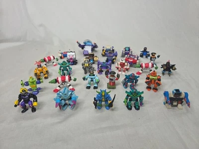 Z-BOTS, Link-Bots & Vehicle lot of 29 Vintage 1990's Galoob Micro Machines Zbots - Image 1 of 4