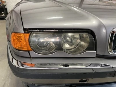 Правосторонняя галогенная фара подходит для 99–01 BMW 740i 1947908 - Изображение 1 из 4