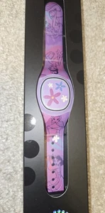 NEW 2025 Disney Parks Magic Band Plus + Princess Belle Tiana Mulan Ariel W/Cable - Picture 1 of 3