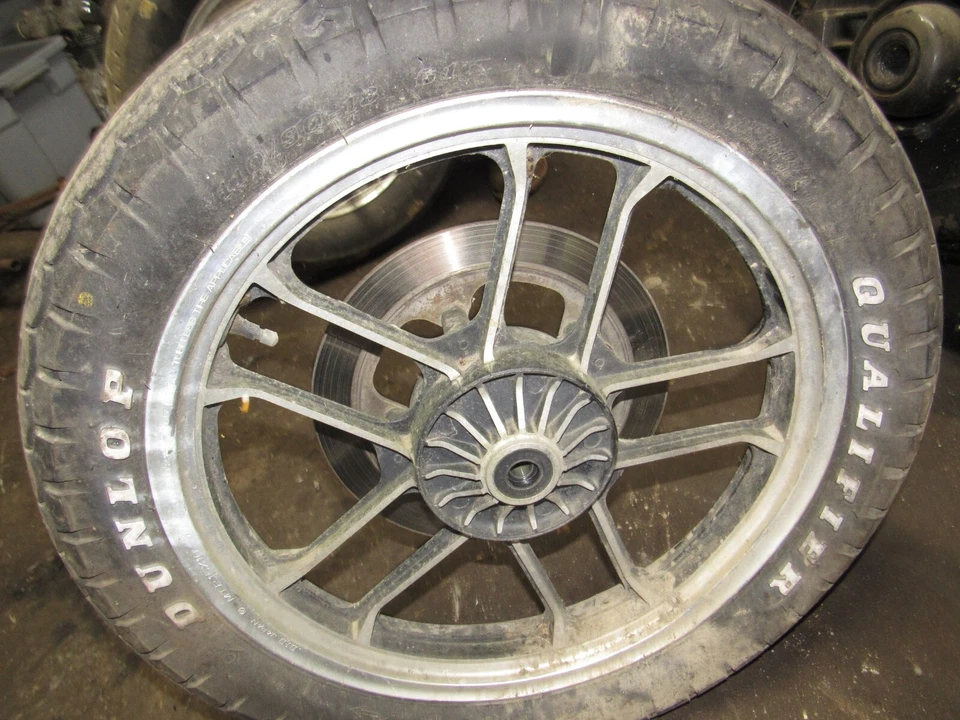 Llanta delantera Honda VT500 C 1985 Shadow Foto 1 de 1