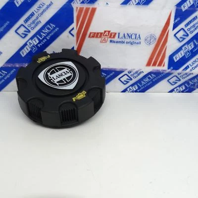 TAPPO INTRODUZIONE OLIO LANCIA DEDRA - DELTA - KAPPA - Y ORIGINALE 46522230 - Imagem 1 de 4