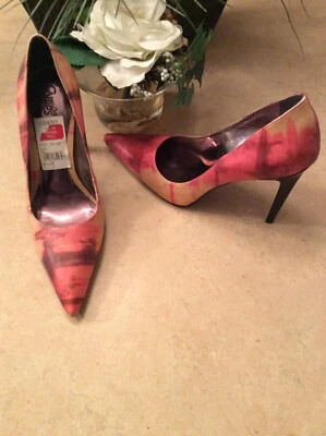 Zapatos de salón Carlos Exude para mujer de charol floral con tacón punta talla 9M Foto 1 de 4