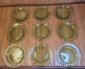 Pyrex FESTIVA Spring Green SET OF 9 Swirl Rim Plates Salad Dessert 7.5” Vintage - Picture 1 of 16