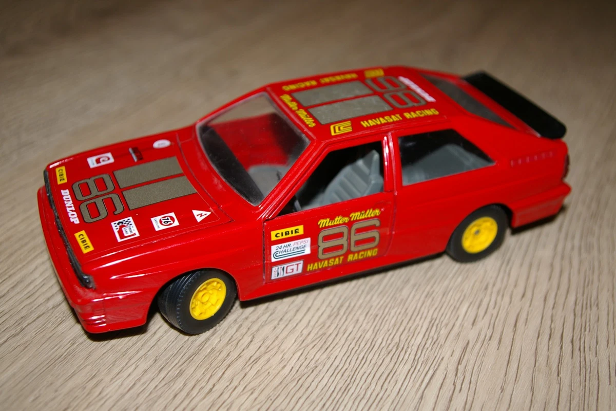 Bburago Feuerwehrauto IVECO MAGIRUS 150-E 28 - Die-Cast Modell 1:55 Mit Ausziehbarer Leiter