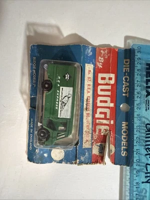 Modelos de periquito verde vintage n.º Furgoneta de entrega de paquetes 57 REA Express Inglaterra Foto 1 de 4