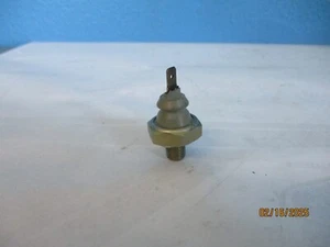 INTERRUPTOR DE PRESIÓN DE ACEITE CON ANILLO OBTURADOR 1 POLO GRIS 6ZL003 259 – 981(860) - Imagen 1 de 3