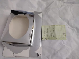 Lote de 12 cajas rectangulares de pastel de golosinas plateadas ventana transparente 8x3x6 pulgadas panadería fiesta - Imagen 1 de 3