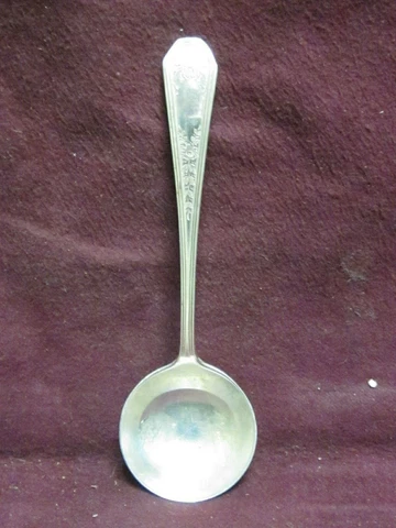 Sterling DOMINICK & HAFF  QUEEN ANNE ENGRAVED  #11 SOUP SPOON 5 1/4"  No Mono Cover