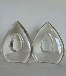Juego de 2 sujetalibros Lucite modernos vintage de mediados de siglo lágrima acrílico MCM transparente 9x7 - Imagen 1 de 24