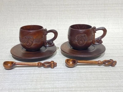 Juego de 2 tazas y platillos tallados en madera Ainu con cuchara madera Hokkaido Enju Foto 1 de 4