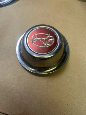 Центральный колпак ступицы колеса Subaru Brat Loyale XT от оригинального производителя - Изображение 1 из 4