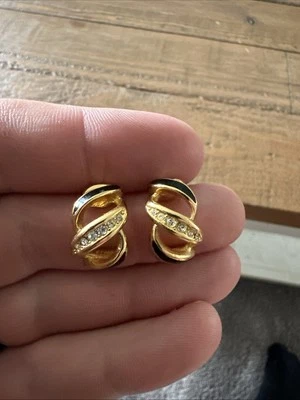 Pendientes Christian Dior tono dorado esmalte negro cristal estrás Foto 1 de 4