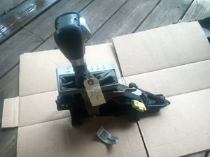 2003-2005 LINCOLN AVIATOR A/T AUTOMATIC TRANSMISSION FLOOR SHIFTER GEAR SELECTOR - Picture 1 of 20