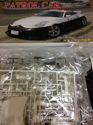AOSHIMA 1/24 NISSAN FAIRLADY 350Z JAPAN HIGHWAY PATROL POLICE CAR MODEL KIT  - Image 1 of 2