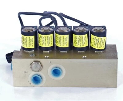 New MCD-497841475 Danfoss Vickers Solenoid Valve Komatsu # 20Y-60-A1310 - Image 1 of 4