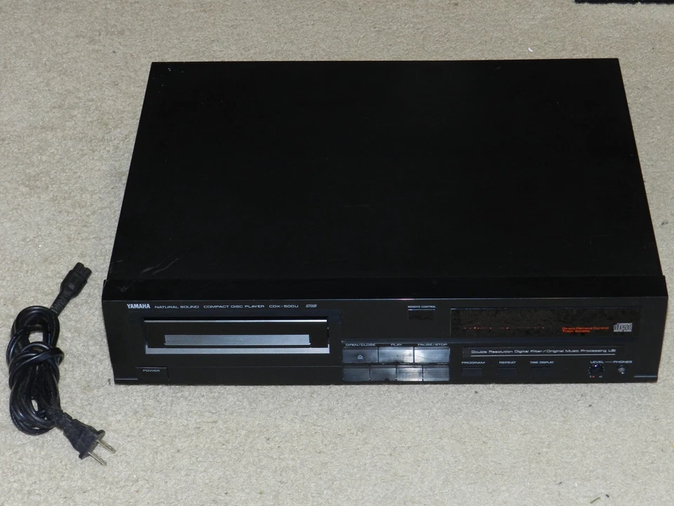 Reproductor de discos compactos de sonido natural Yamaha CDX-500U PROBADO FUNCIONA Foto 1 de 3