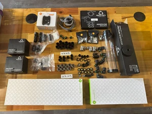 Assorted Water Cooling - D5, Singluarity, EK Torque, Bitspower, 2 EK Radiators - Afbeelding 1 van 5
